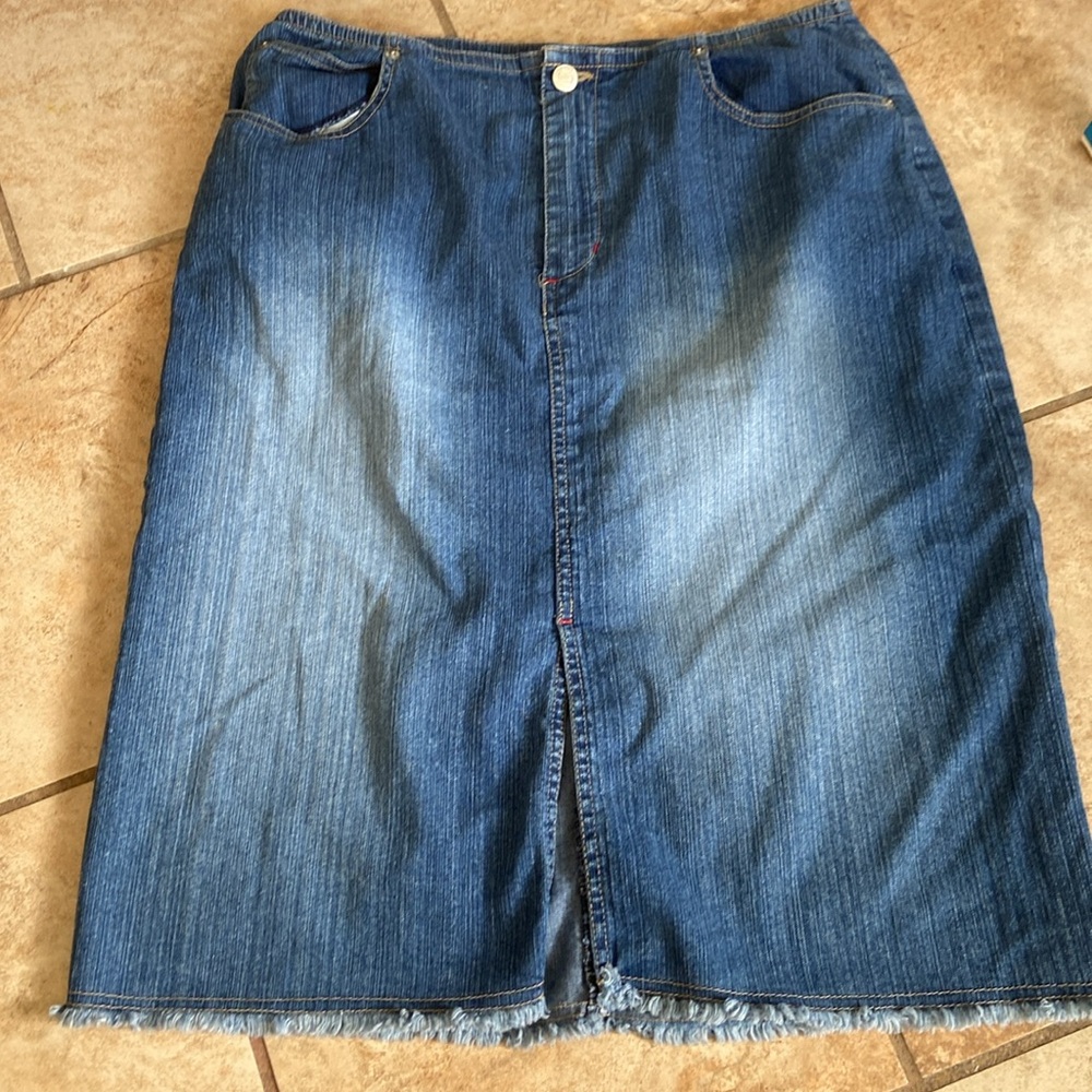 VTG DENIM SKIRT Faded Seat Frayed Hem MOUNTAIN LAKE